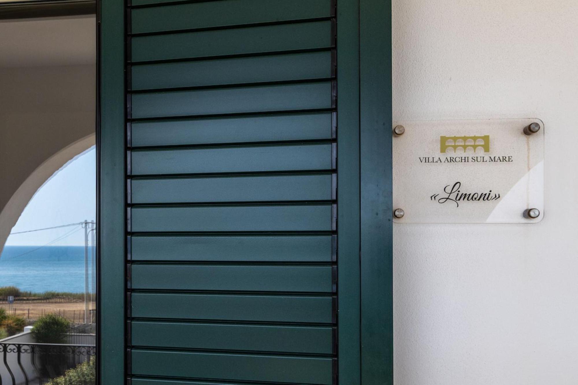 Villa Archi Sul Mare Cava dʼAliga Exteriér fotografie